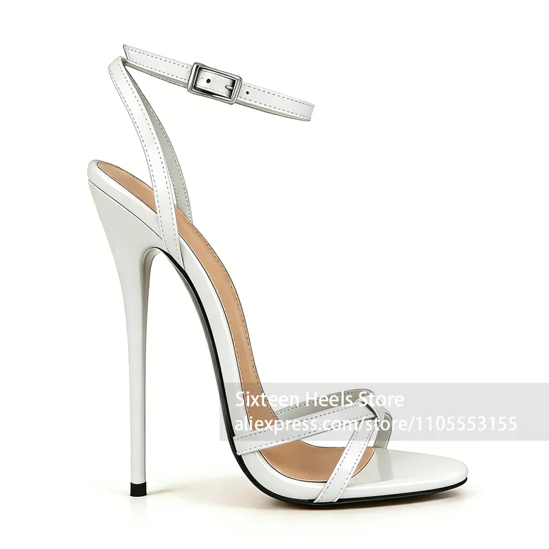 Sandali con tacco laccato da 1 - Metallic Heel Sandal recensione e prezzo