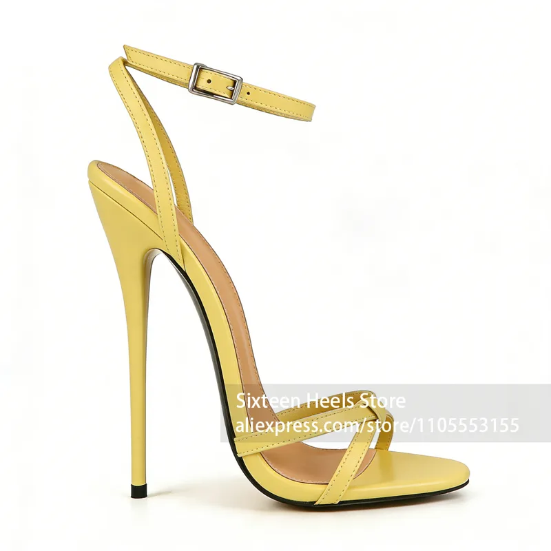 Sandali con tacco laccato da 1 - Metallic Heel Sandal recensione e prezzo