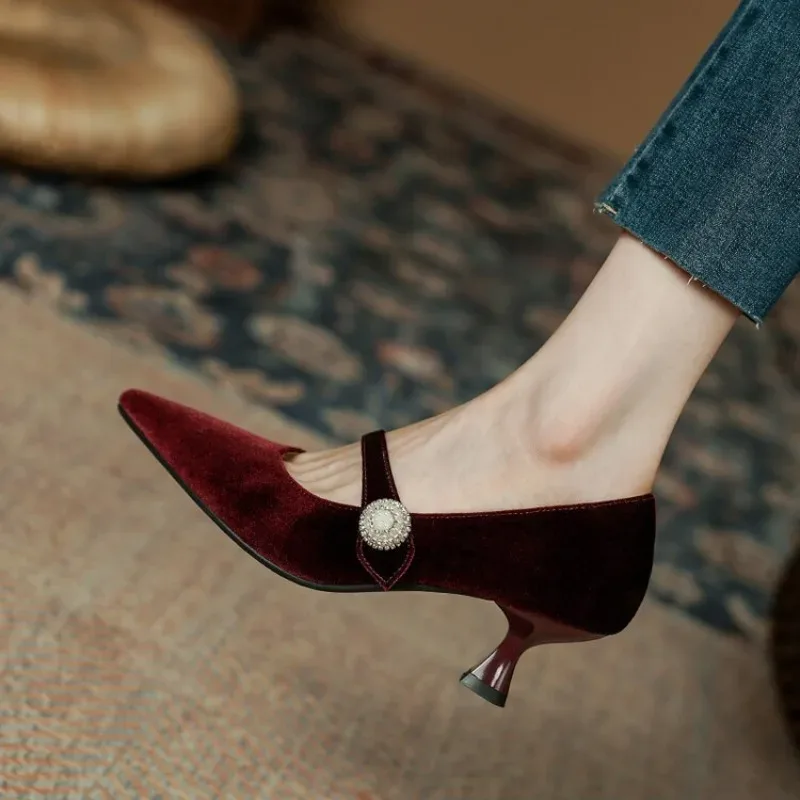 Scarpe Mary Jane a punta rosso - Women Shoes Heels recensione e prezzo
