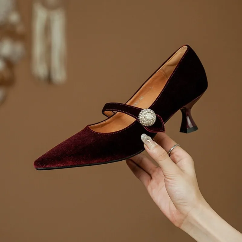 Scarpe Mary Jane a punta rosso - Women Shoes Heels recensione e prezzo