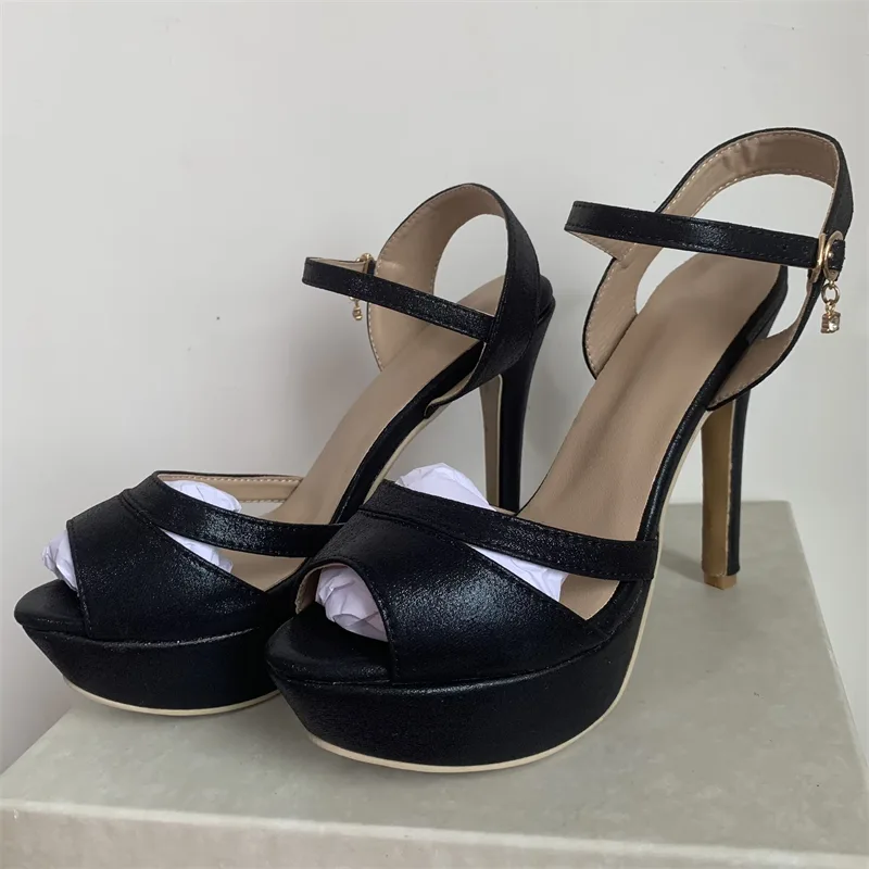 Sandali da donna alla moda Est - Metallic Heel Sandal recensione e prezzo