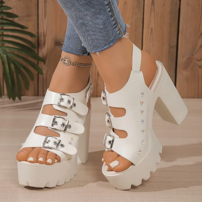 Sandali con tacco super alto E - Metallic Heel Sandal recensione e prezzo