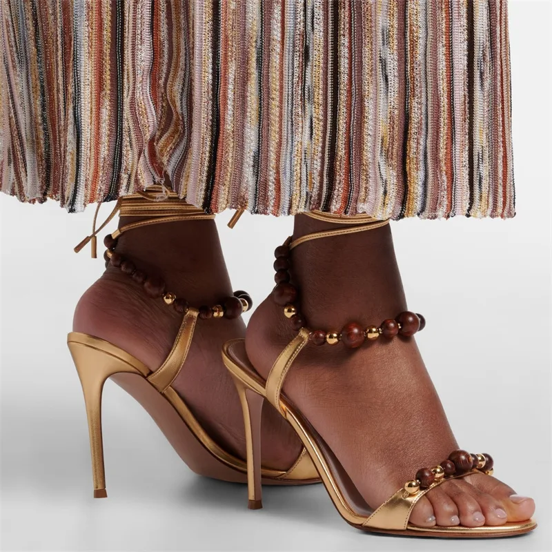 Sandali Retrò di Lusso in Pell - Metallic Heel Sandal recensione e prezzo